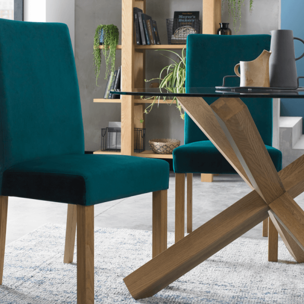 7 Stylish Dining Tables That Are Perfect for a Small Space